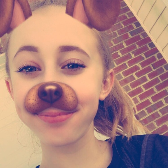 Meet your Posher, Ava - Picture 1 of 1